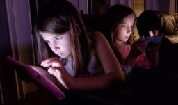 Always On: The Anxiety of Constant Connectivity in 2025