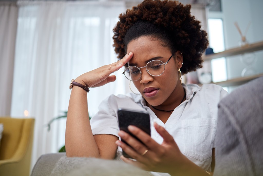 How to heal disorganized attachment in a relationship: Woman talking to her AI therapist