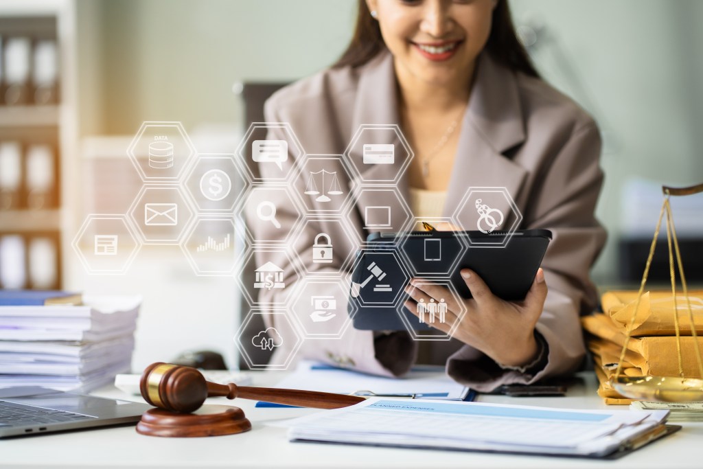 Woman looking for best AI therapy apps and law