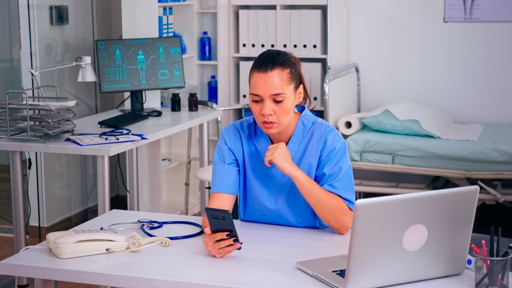Nurse who went numb interacting with a software for emotional health to regain control. 